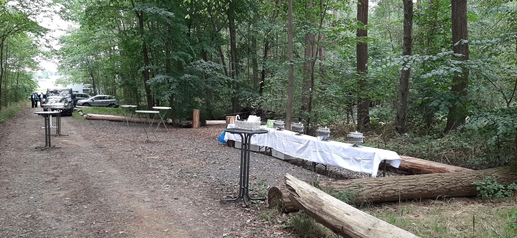 Trauerfeier-Buffet im Wald beim Waldfriedhof Waldurne – Borken Hessen
